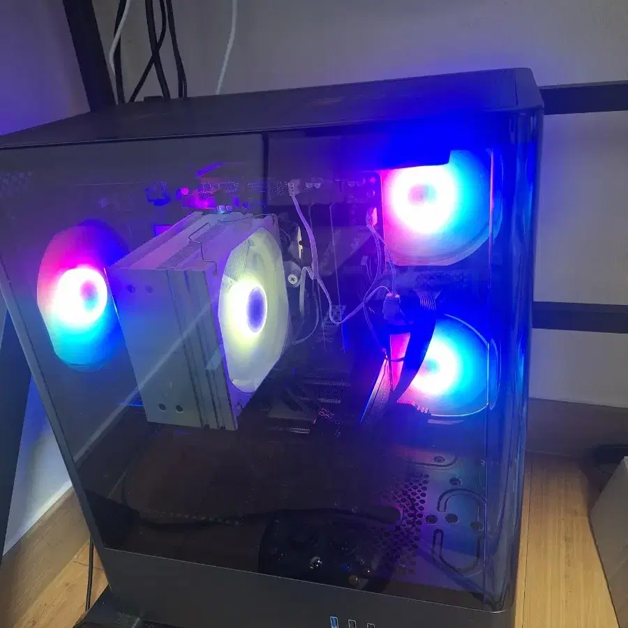 amd 7500f 램32기가 게이밍 데스크탑 본체