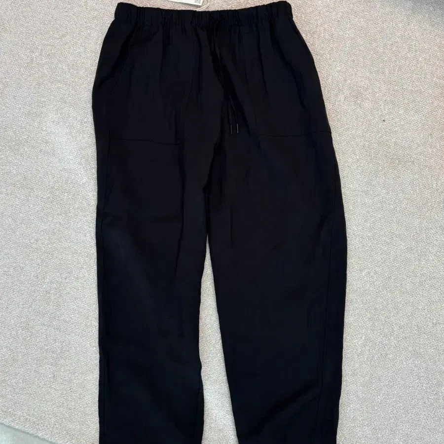 ZARA 블랙 레귤러 쇼츠 M