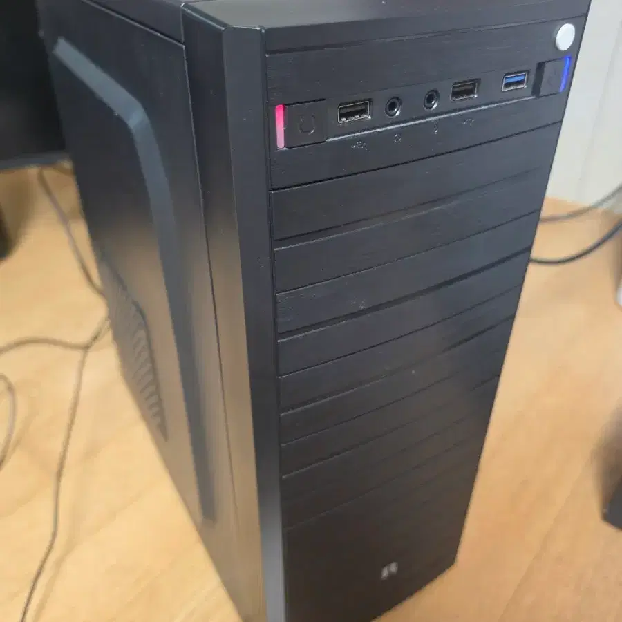 PC 데스크탑 컴퓨터 본체 팝니다. i5 4690 ram 16gb gtx750 ssd 120gb hdd 1tb