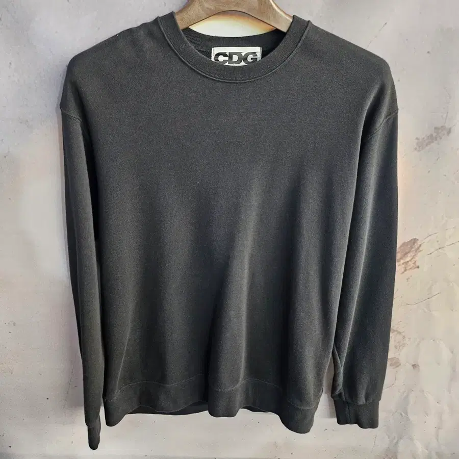 꼼데가르송 CDG 블랙 맨투맨