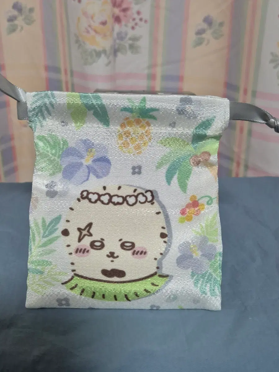 Mermaid Island Rakko Pouch Chiikawa Monjakwi