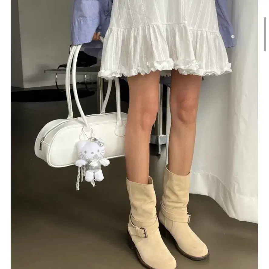 이브이브데이 베이지 스웨이드 미들부프
