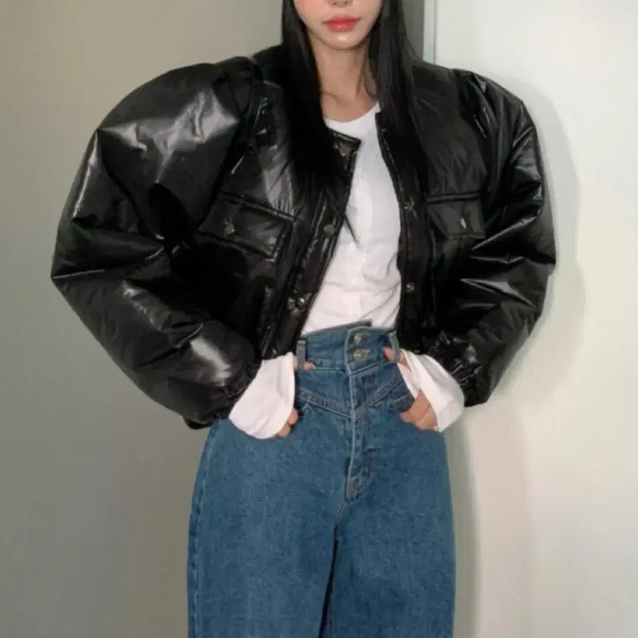 <블랙> 벨리타 6온스 크롭 아방 패딩