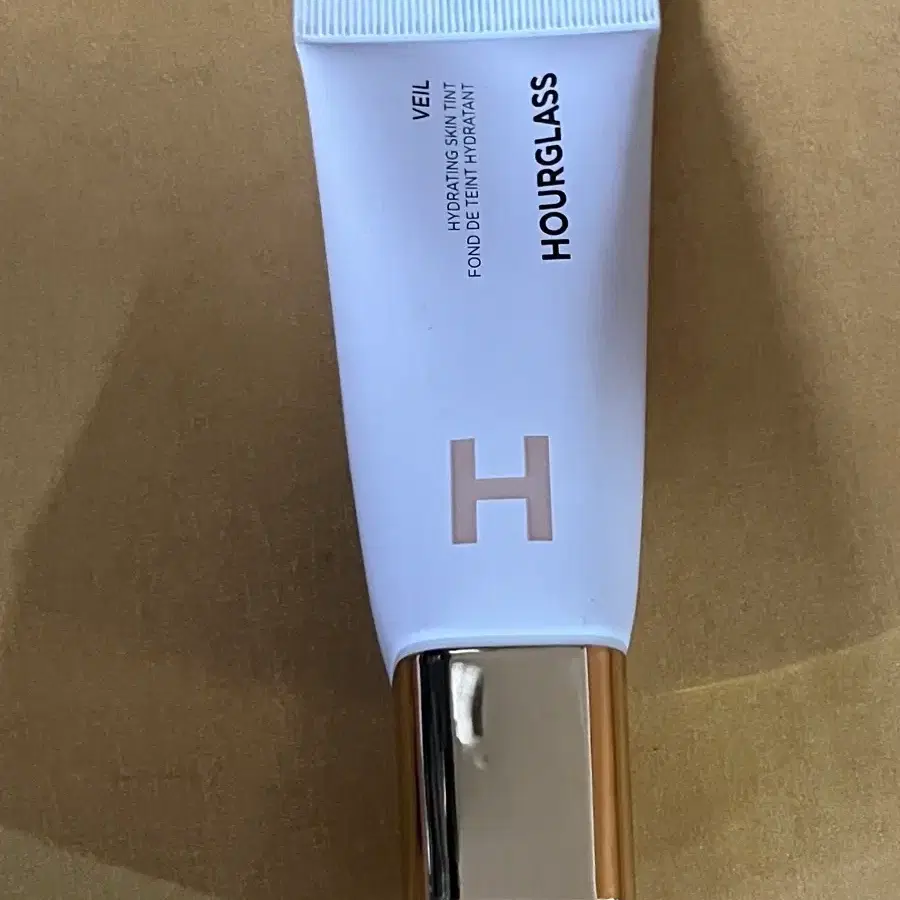 HOURGLASS 아워글래스 베일 하이드레이팅 스킨 틴트 1번 새상품