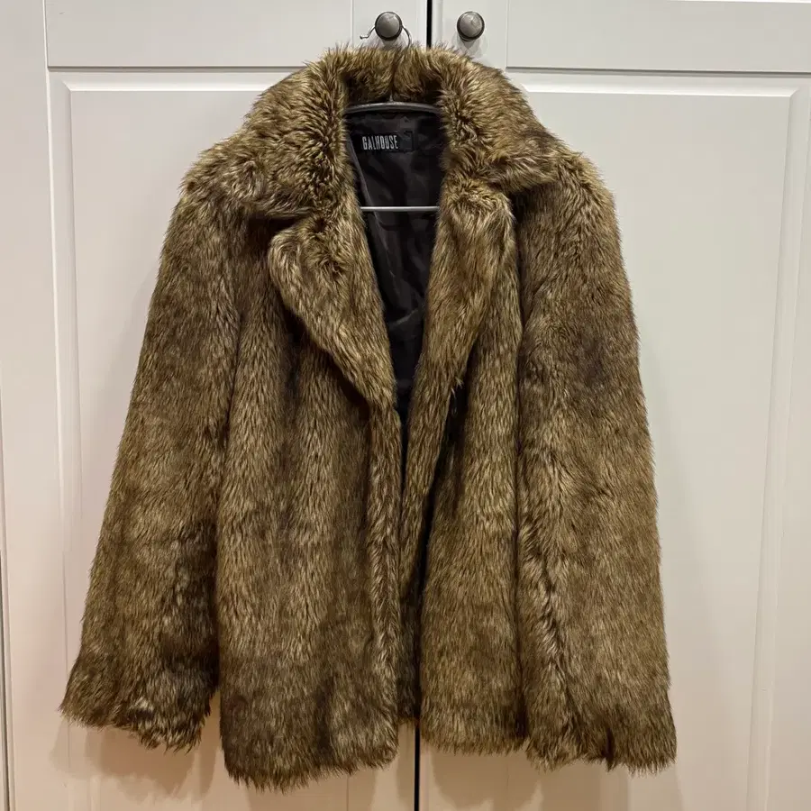 브라운 퍼 자켓
