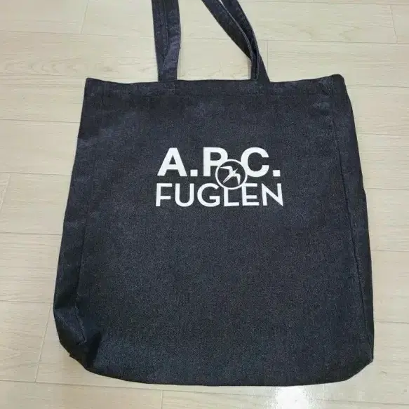 A.P.C. 후글렌 토트백백화점정품(남녀공용)