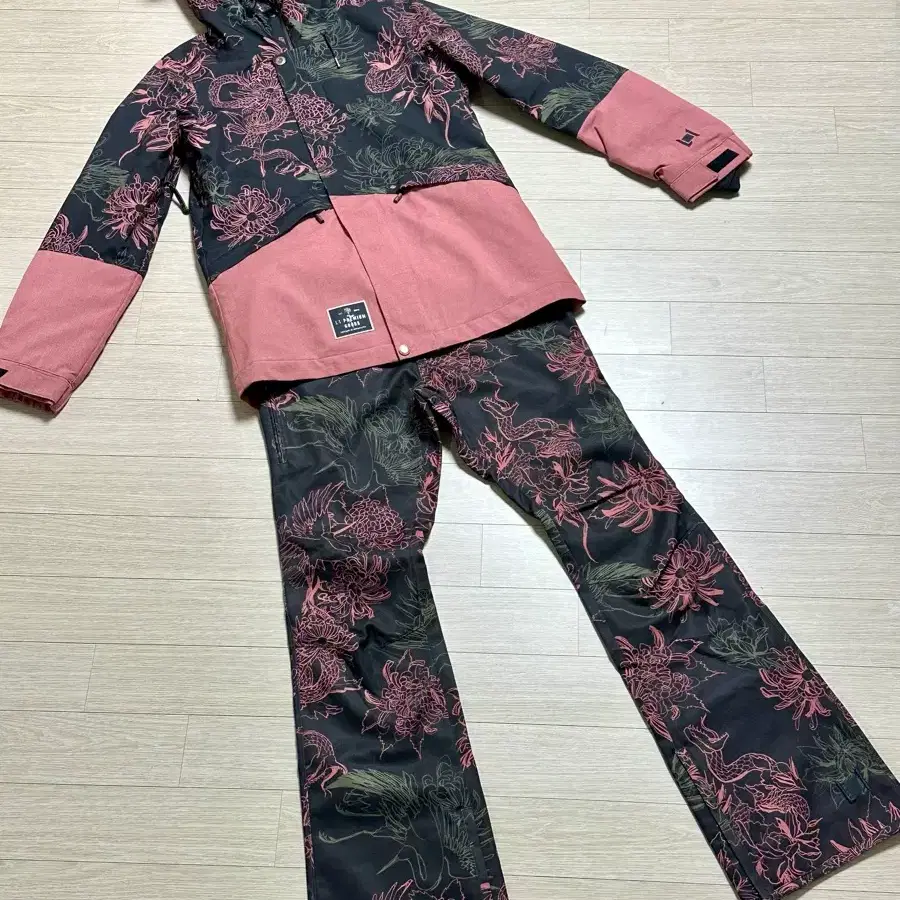 엘원 라레나 프리미엄 여성 보드복 세트