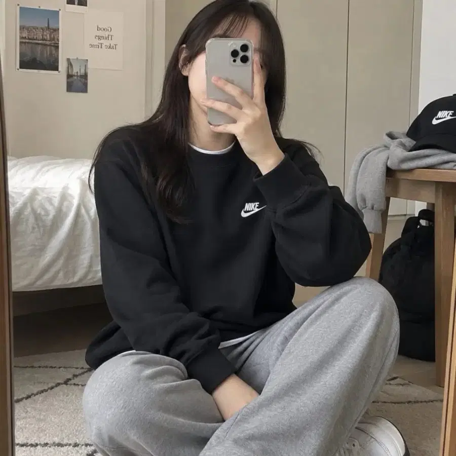 나이키 스우시 맨투맨 블랙