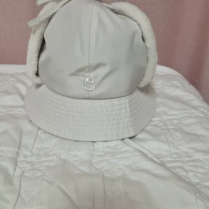 BOSS GOLF 여성 귀달이 버킷햇 새상품