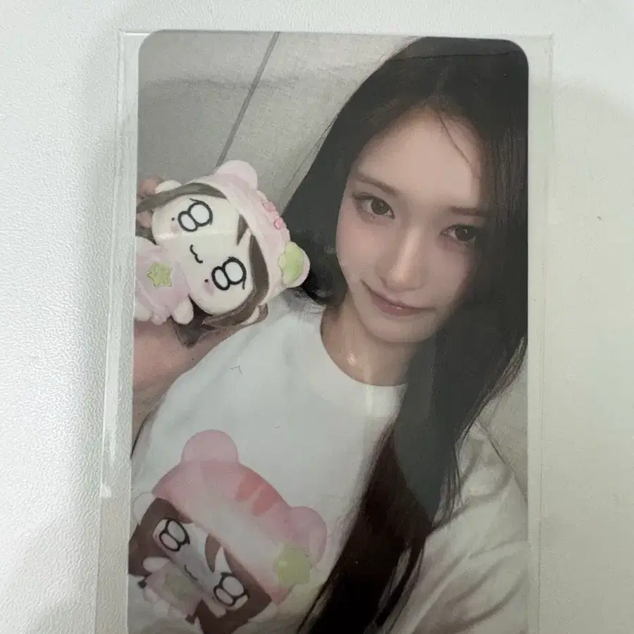 아이브 이서 팬콘 티셔츠 포카