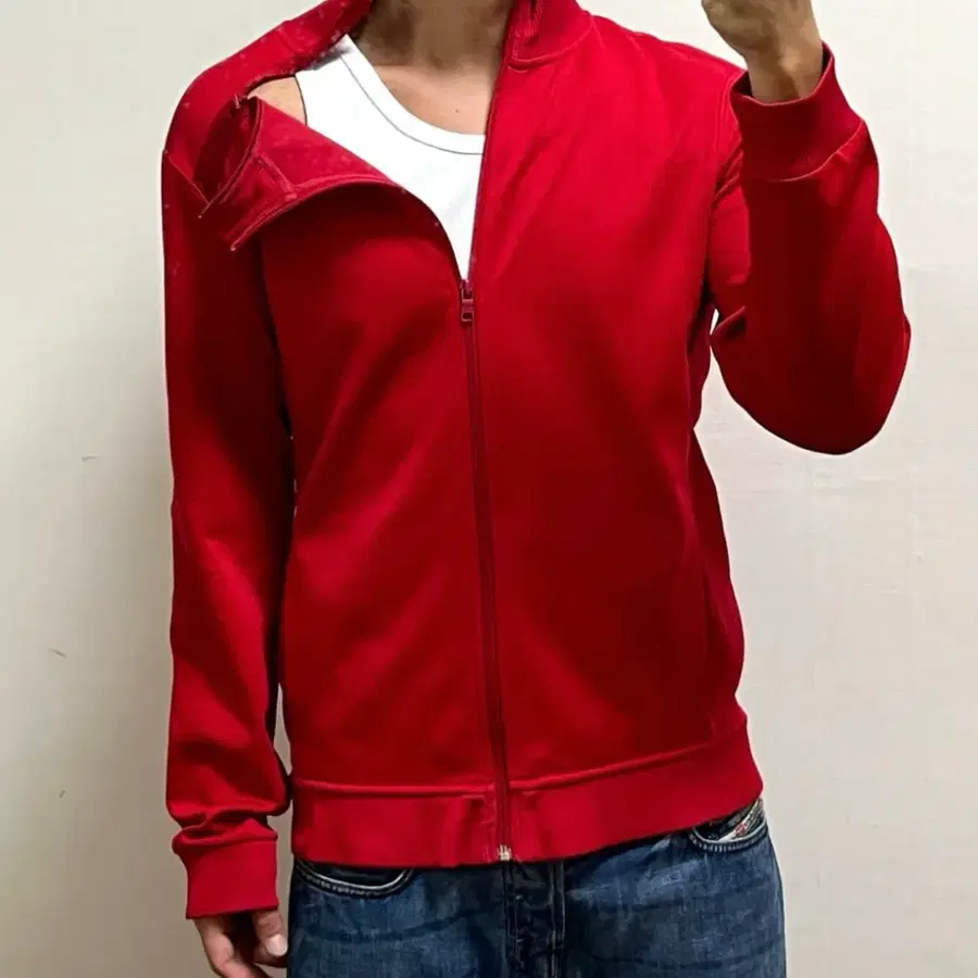 아르마니 익스체인지 사선 넥집업 로고 져지
