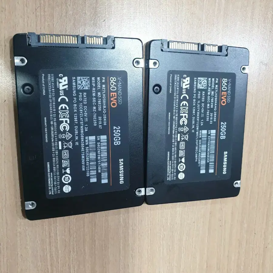 삼성전자 860 EVO 250GB SSD 2개