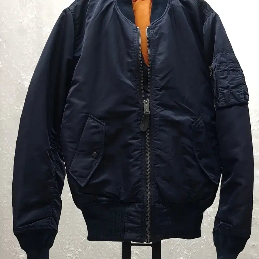 ALPHA INDUSTRIES 점퍼