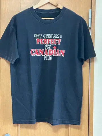 CANADIAN 로고 T셔츠 블랙