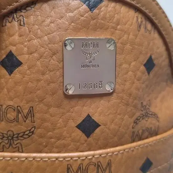 (정품) MCM 스타크 비세토스 싱글 슬링백