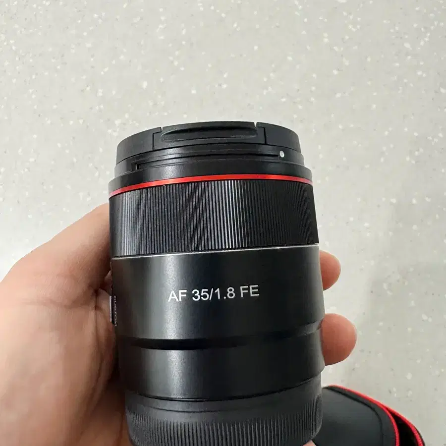 삼양 AF 35mm F1.8 FE 렌즈
