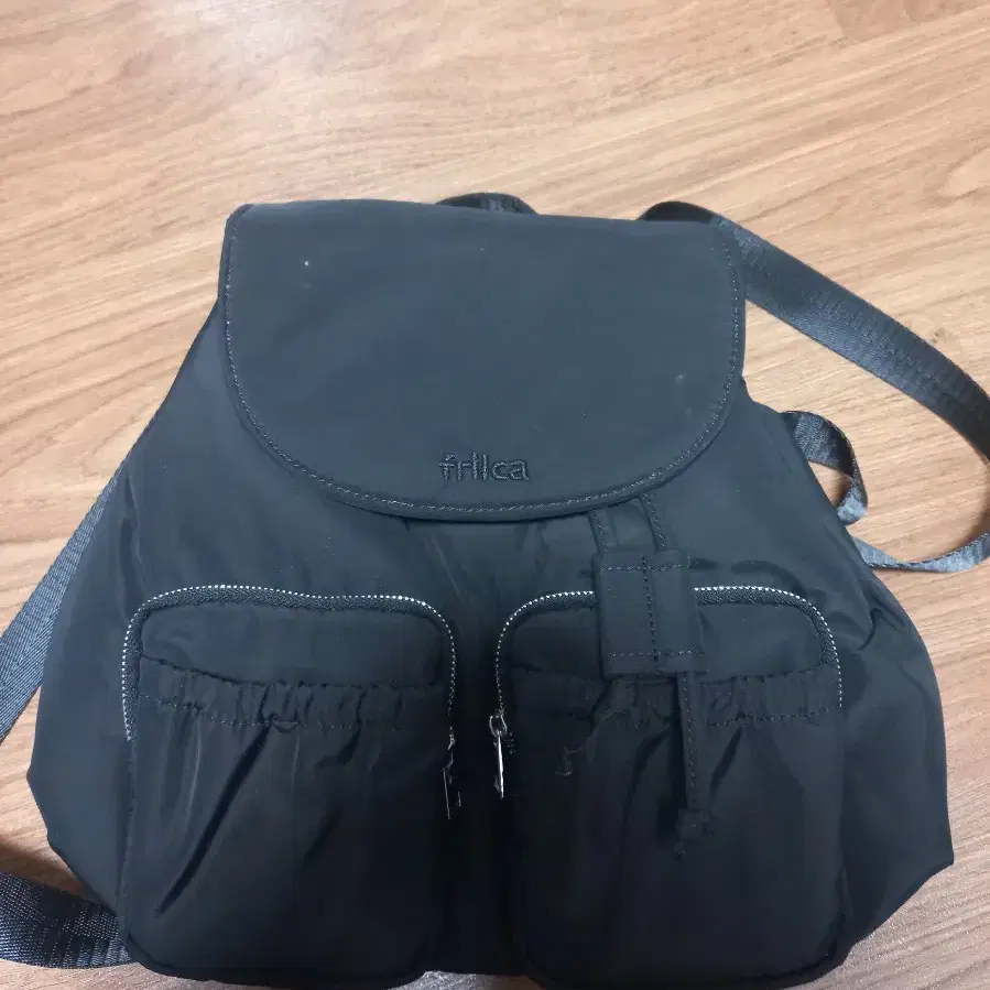 프릴카 블랙백팩