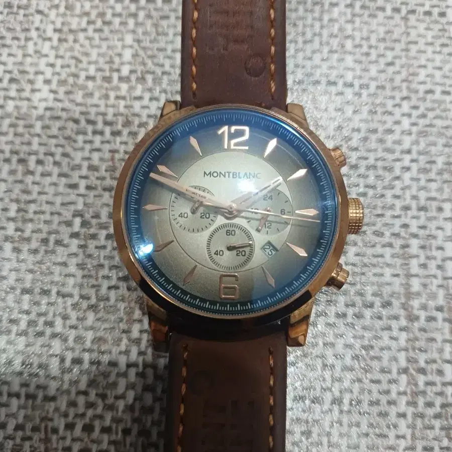 몽블랑 42mm 다이얼 크로노그래프 남성시계
