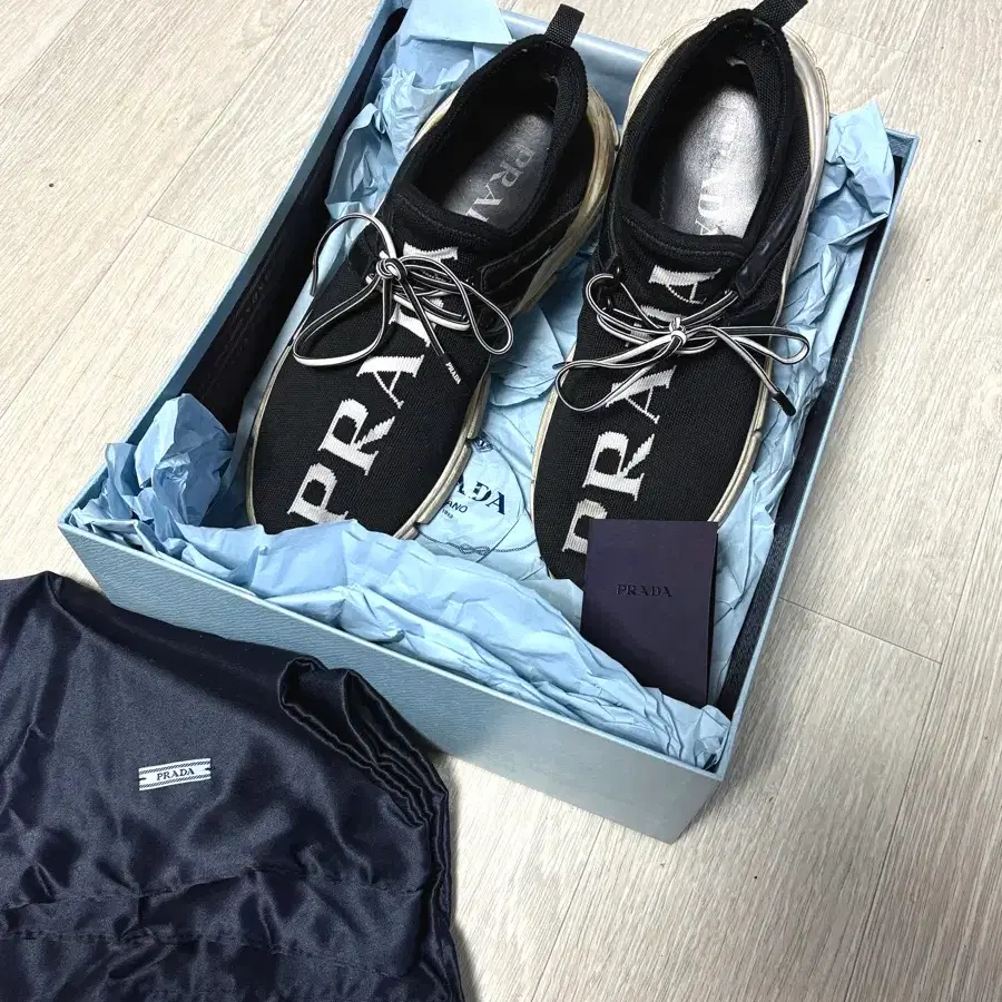 프라다 니트 스니커즈 36