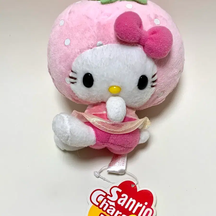 고전 딸기 키티 인형