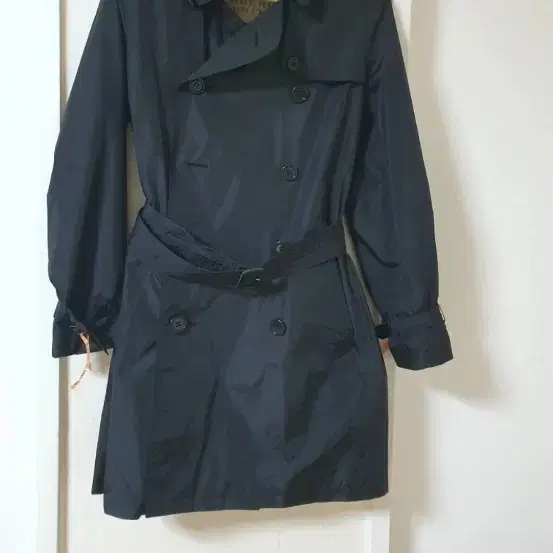 BURBERRY 여성 트렌치 코트 (정품 블랙) 판매합니다