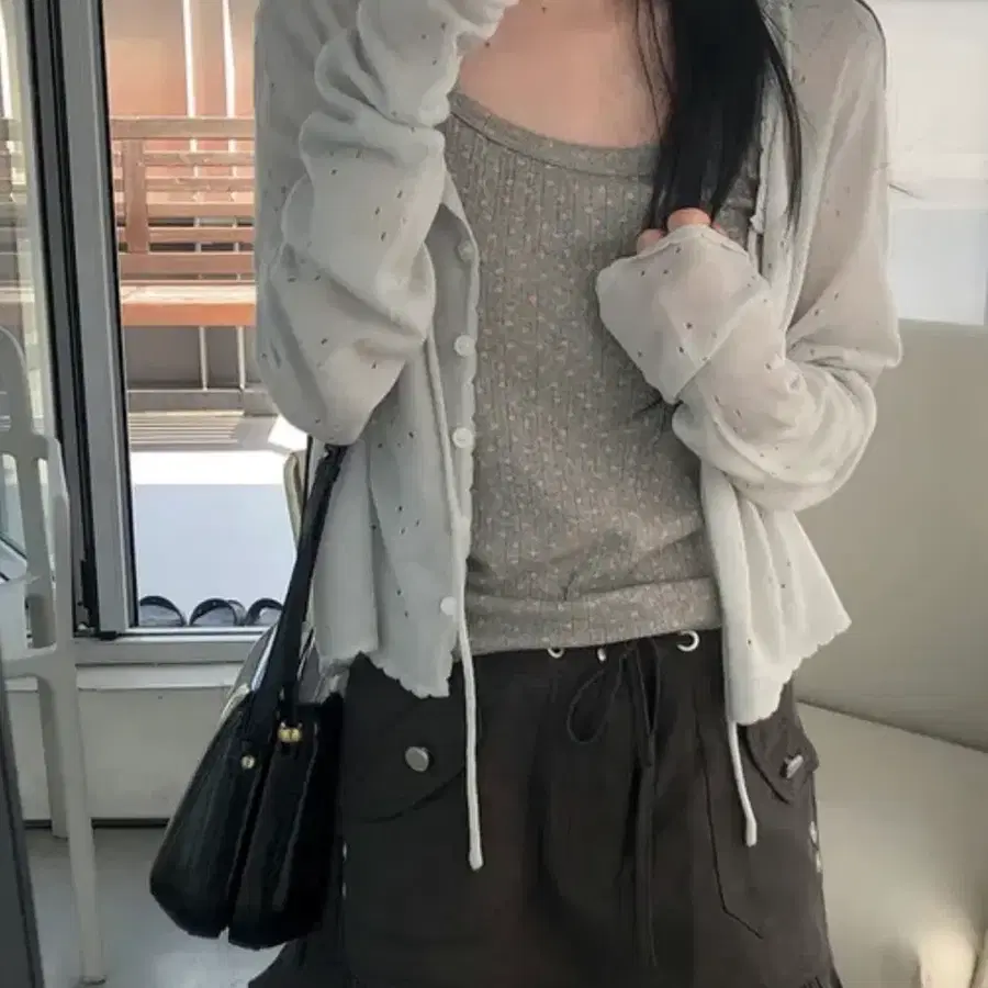 새상품) 니어웨어 여리핏 펀칭 니트 가디건 아이보리 / 지그재그 에이블리 옷장정리 무신사 29cm 영앤리치 리넨느 유리에 나이니 메이빈스 언더비
