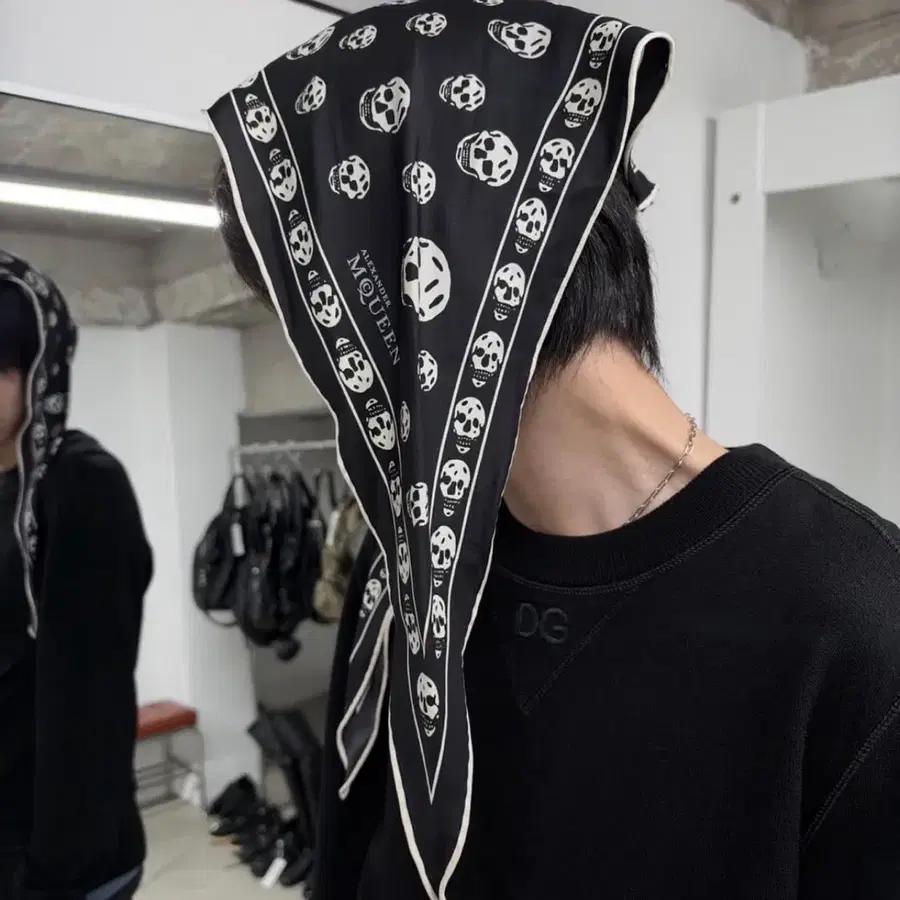 알렉산더맥퀸 스컬스카프 블랙