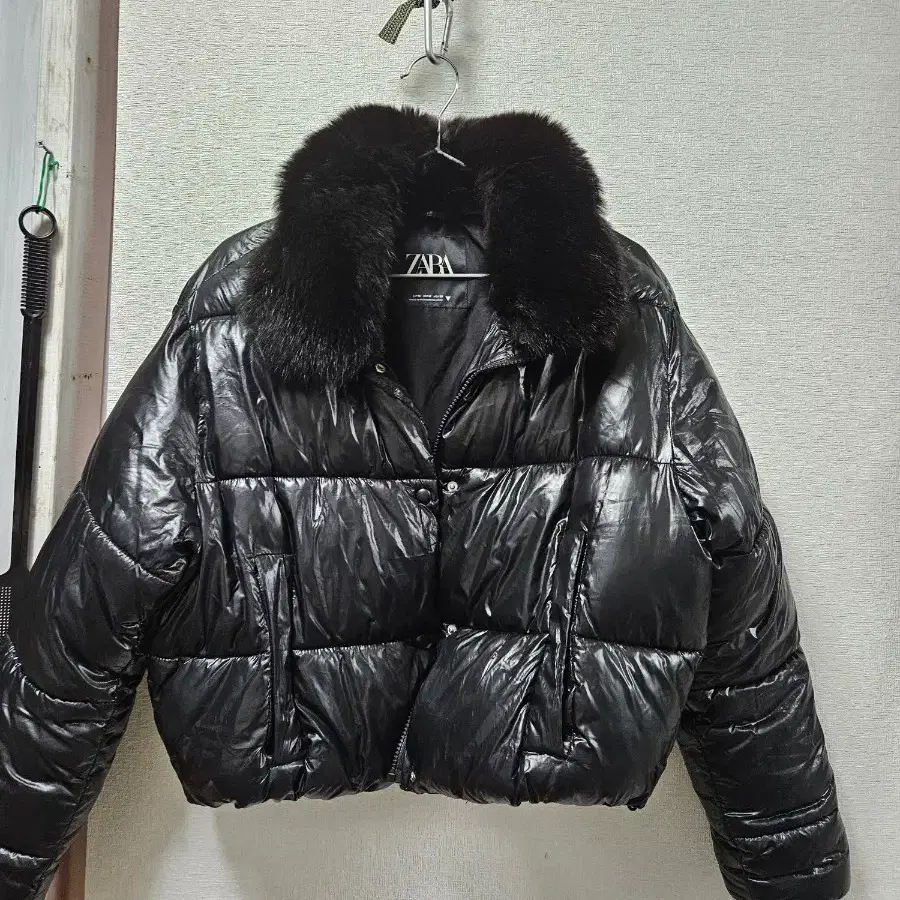 자라 퍼카라 숏 패딩 블랙솜