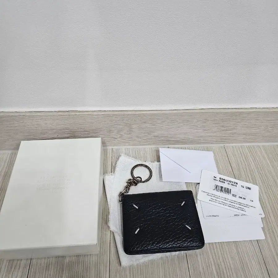 메종 마르지엘라 포스티치 키링 카드지갑 블랙 박스 포함