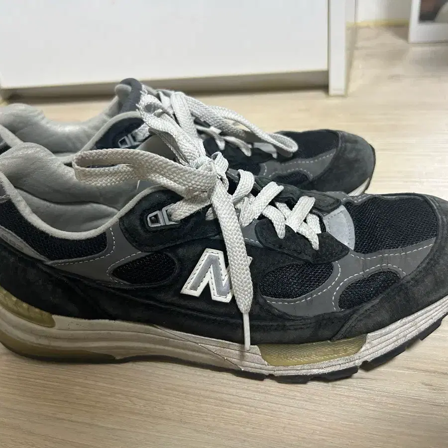 뉴발란스 992 블랙 그레이 265 (US 8.5)
