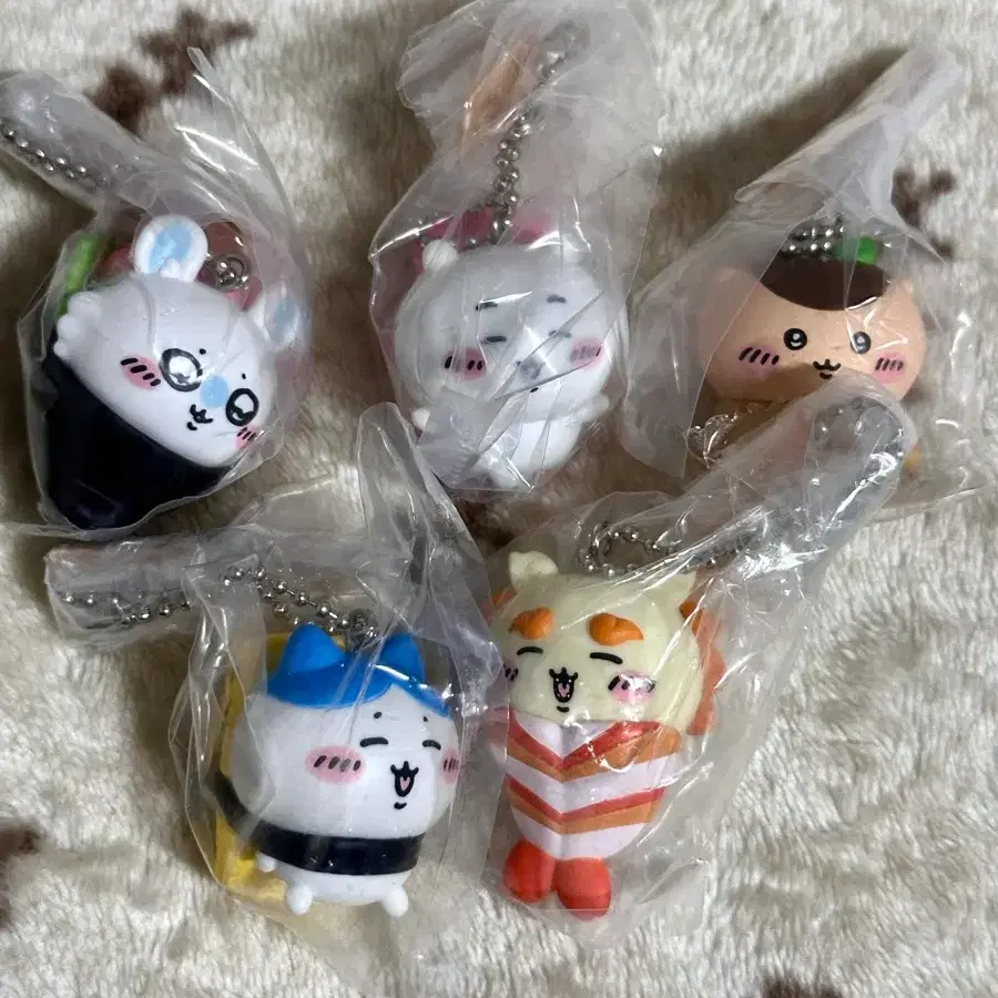 치이카와 스시 타베모노 키링 시사 하치와레 모몽가 쿠리만쥬