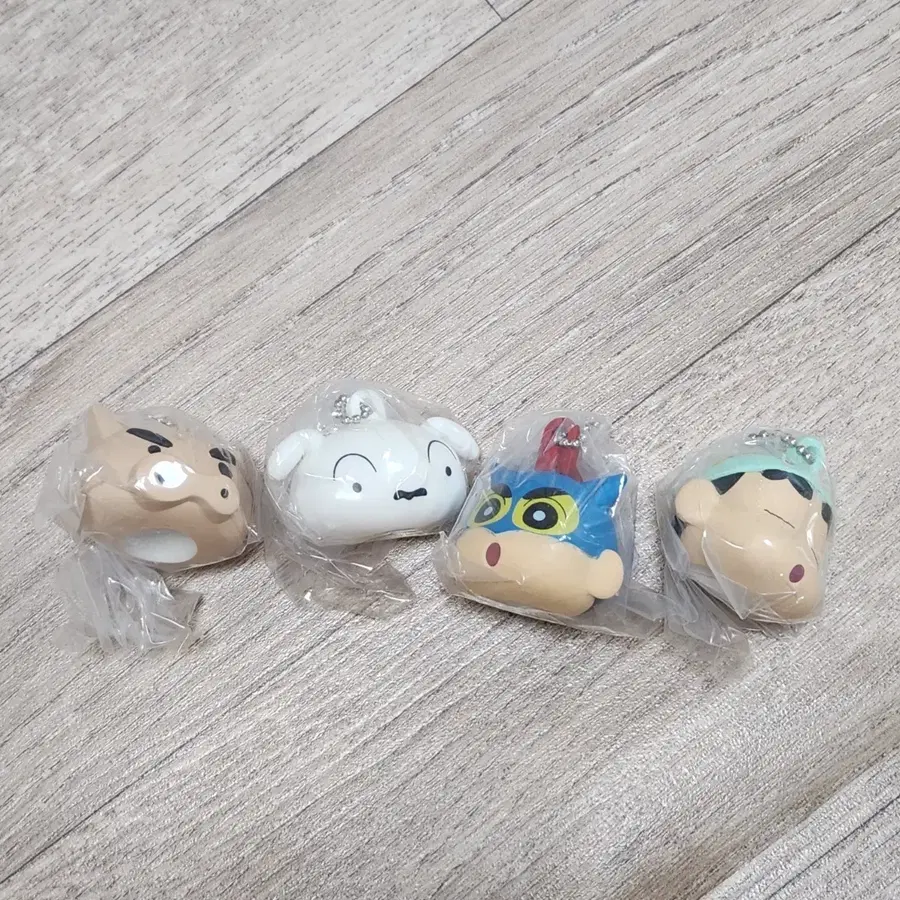짱구 립밤 가챠 4종 일괄
