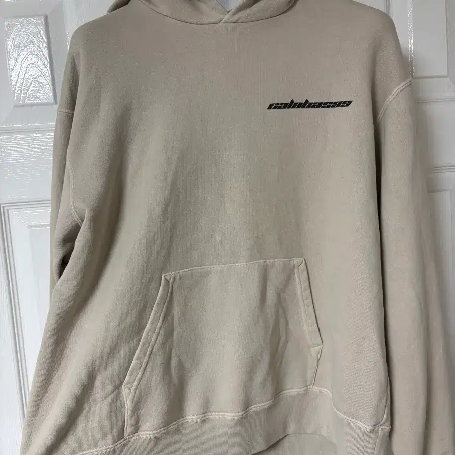 이지 시즌 5 칼라바사스 이글 후드 베이지 (Yeezy Season 5)