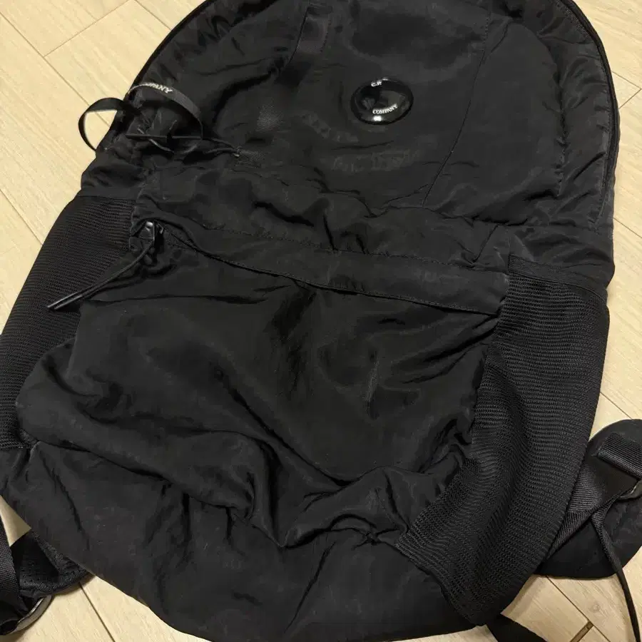 CP컴퍼니 백팩 판매합니다