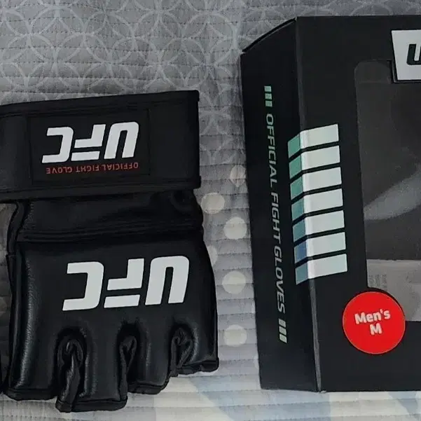 미사용 UFC 오피셜 파이트 글러브 판매