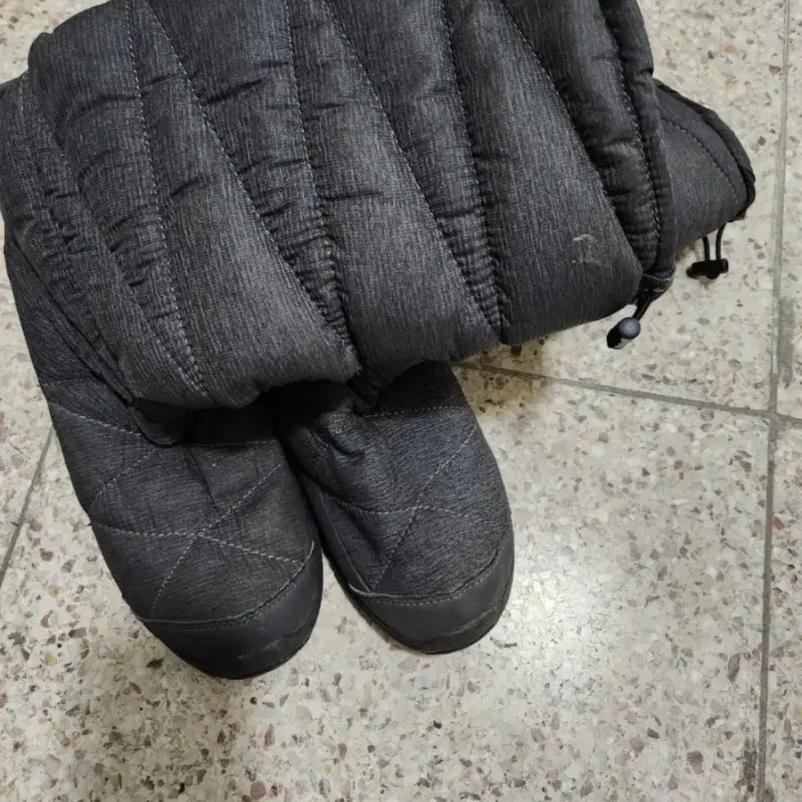 노스페이스 화이트라벨 부띠(Nuptse Bootie) 패딩 방한 부츠입니다.