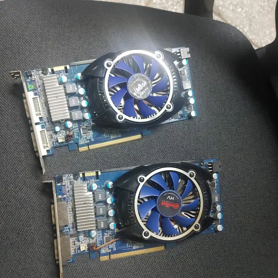 EmTek gt250 3d 그래픽카드 2개