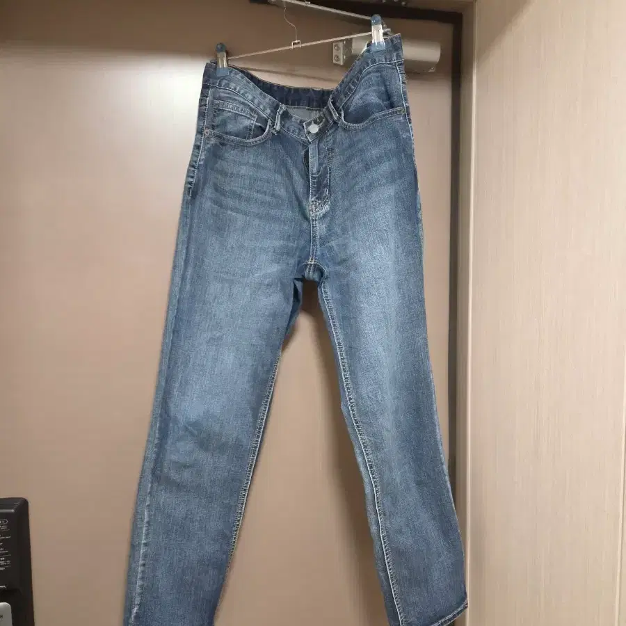 스파오 테이퍼드 청바지 데님 팬츠