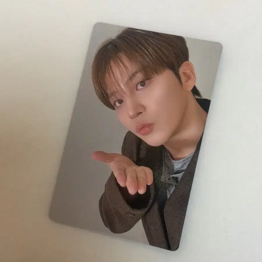 에이티즈 종호 8주년전시회
