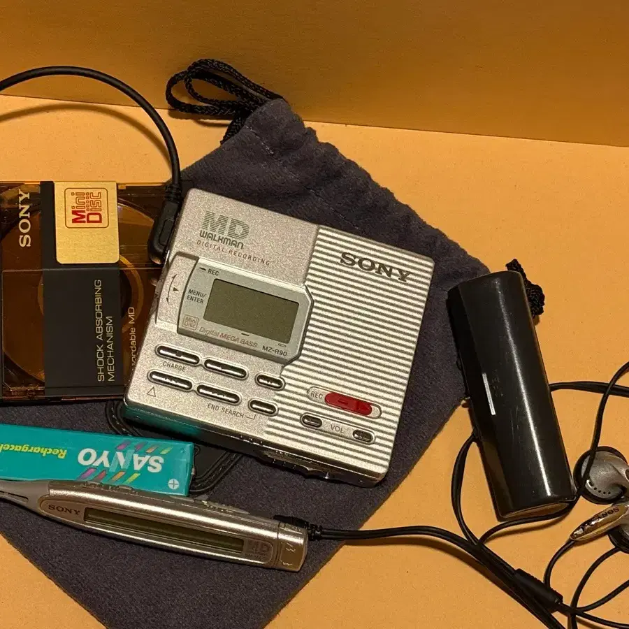 민트급 / Sony MD MZ-R90 / 소니 워크맨 실버