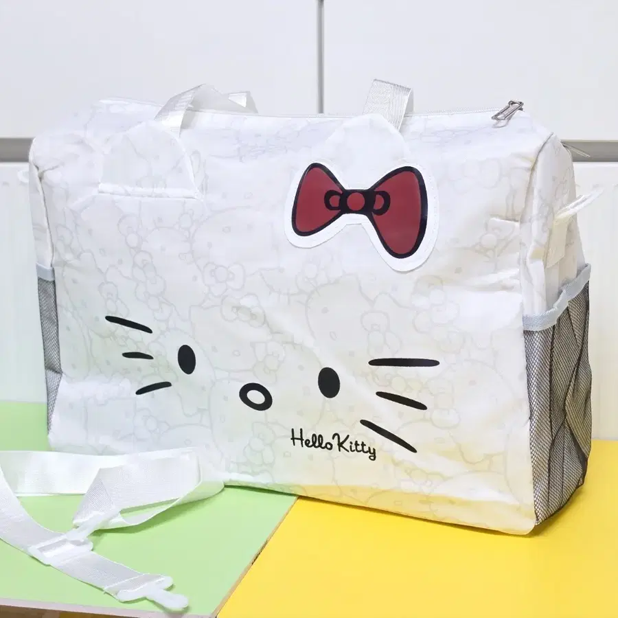 (새상품)헬로키티 보스턴백 화이트 가방