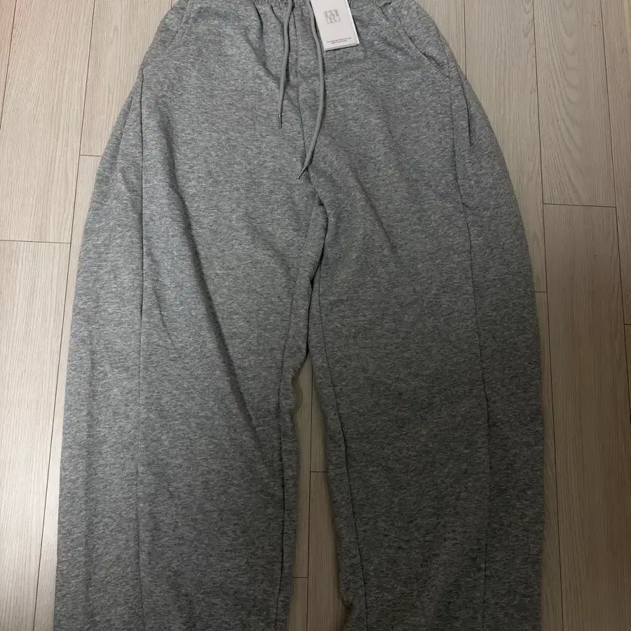 회색바지