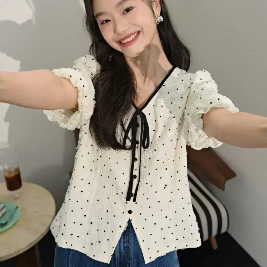 [새상품] 쿠오세 kuose 폴카 도트 반팔 블라우스