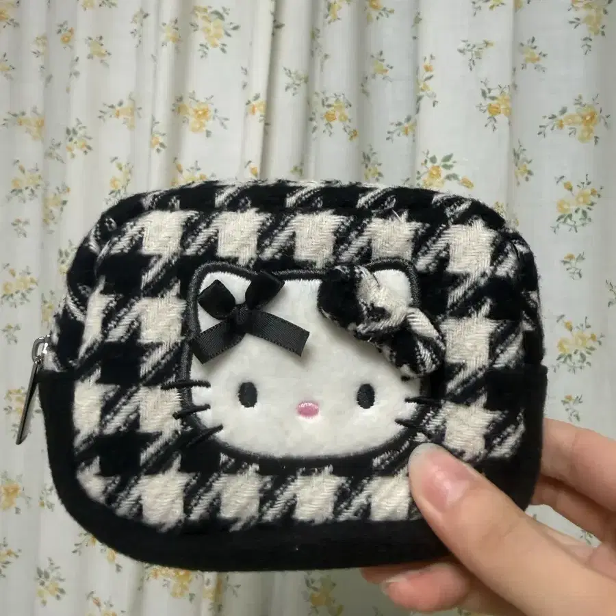 [산리오] 헬로키티 카오하나 파우치