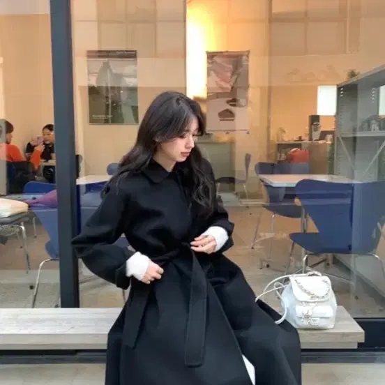 르플레인 블랙 핸드메이드 코트