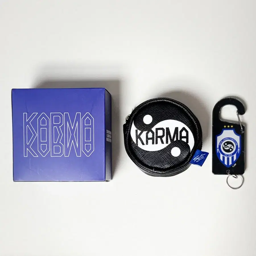 SKZ 스키즈 KARMA CARABINER & BALL 파우치 세트
