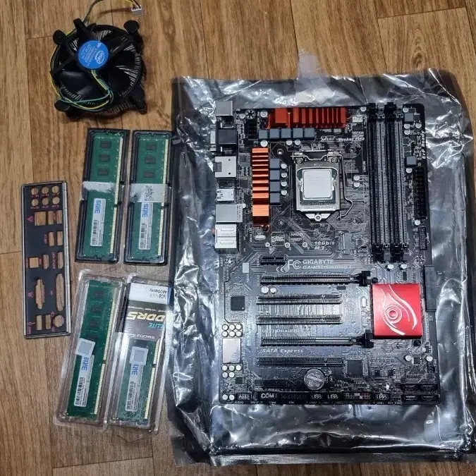 기가바이트 메인보드 i7 4790k CPU 쿨러 램 포함 세트