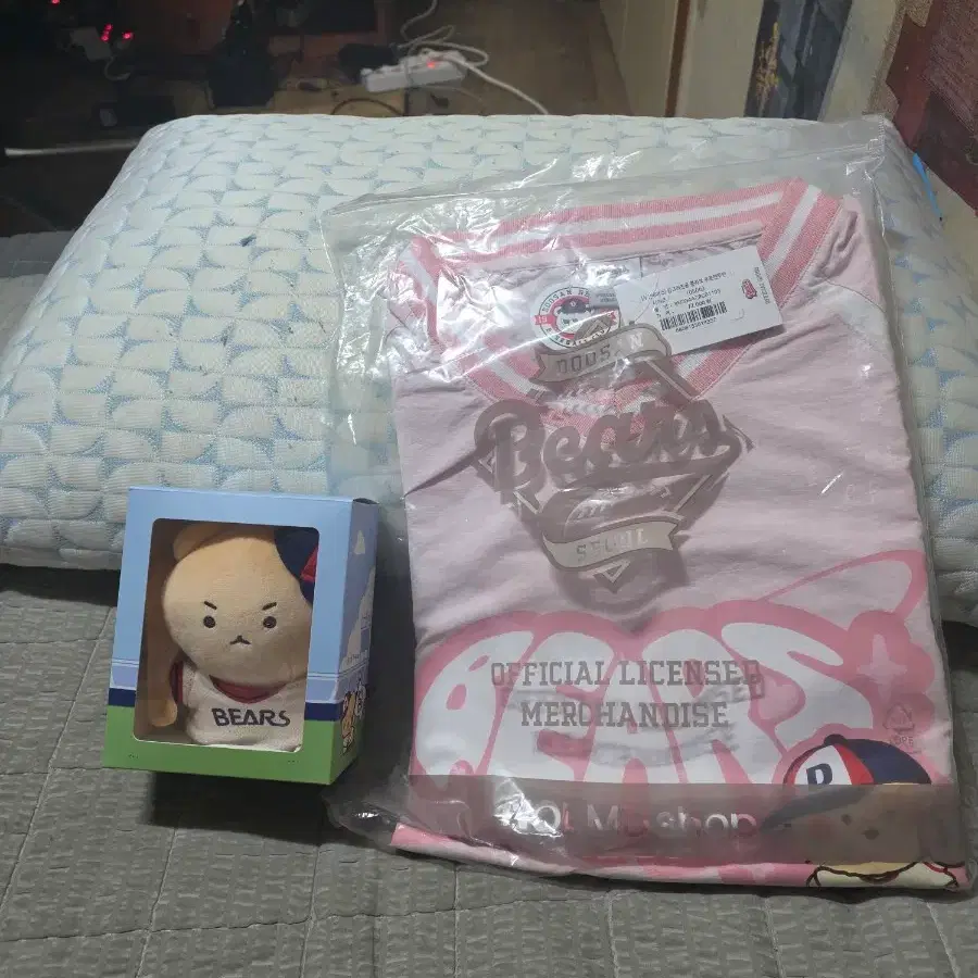 두산망공인형우븐맨투맨