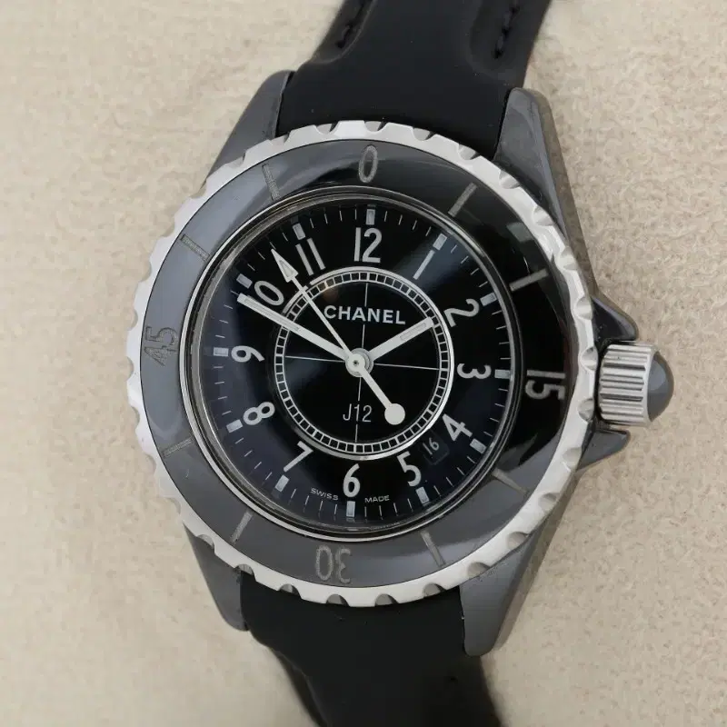 샤넬 J12 Chanel J12 블랙 세라믹 쿼츠 시계 사진 2