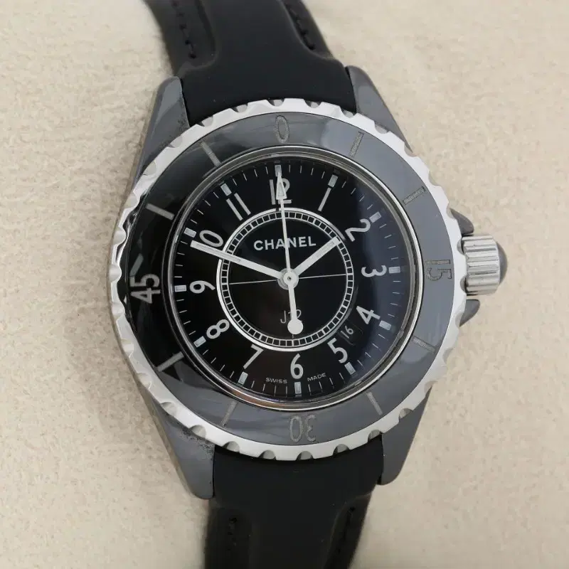 샤넬 J12 Chanel J12 블랙 세라믹 쿼츠 시계 사진 3